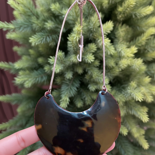 Tortoise shell half moon choker