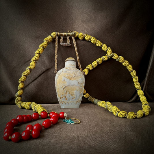 14"long Chinese snuff bottle necklace.